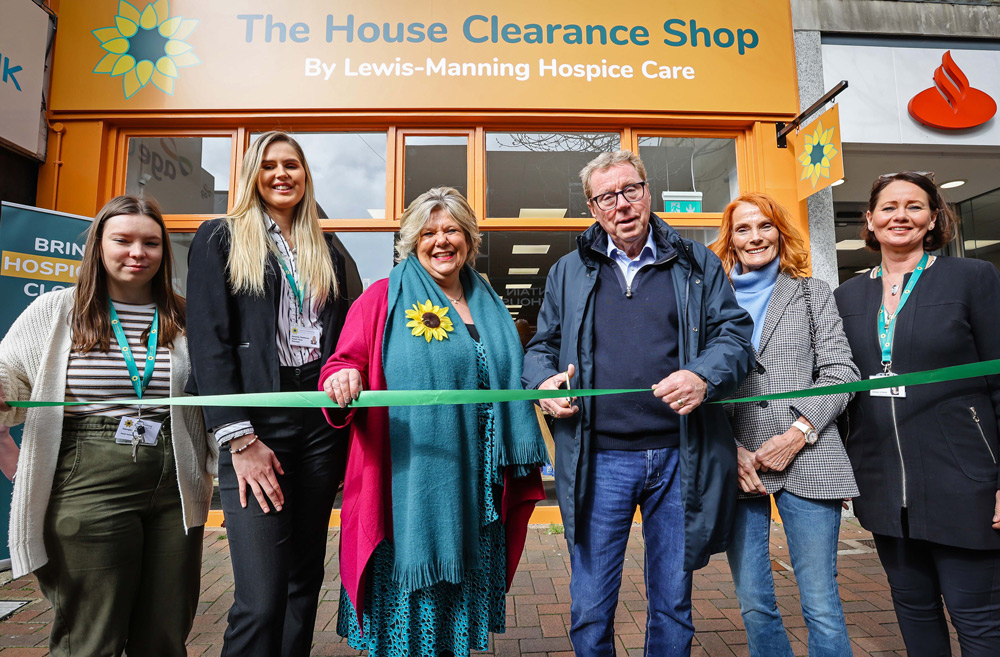 Harry and Sandra Redknapp opens retails shop
