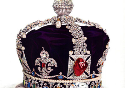 CROWN FOR A KING The Imperial State Crown that will be used for the Coronation of Charles III features 2,868 diamonds, 17 sapphires, 11 emeralds and 269 pearls