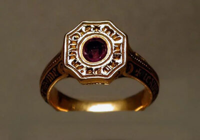 The gold and ruby signet ring worn by Edward, the Black Prince is on display in the Louvre Museum in Paris